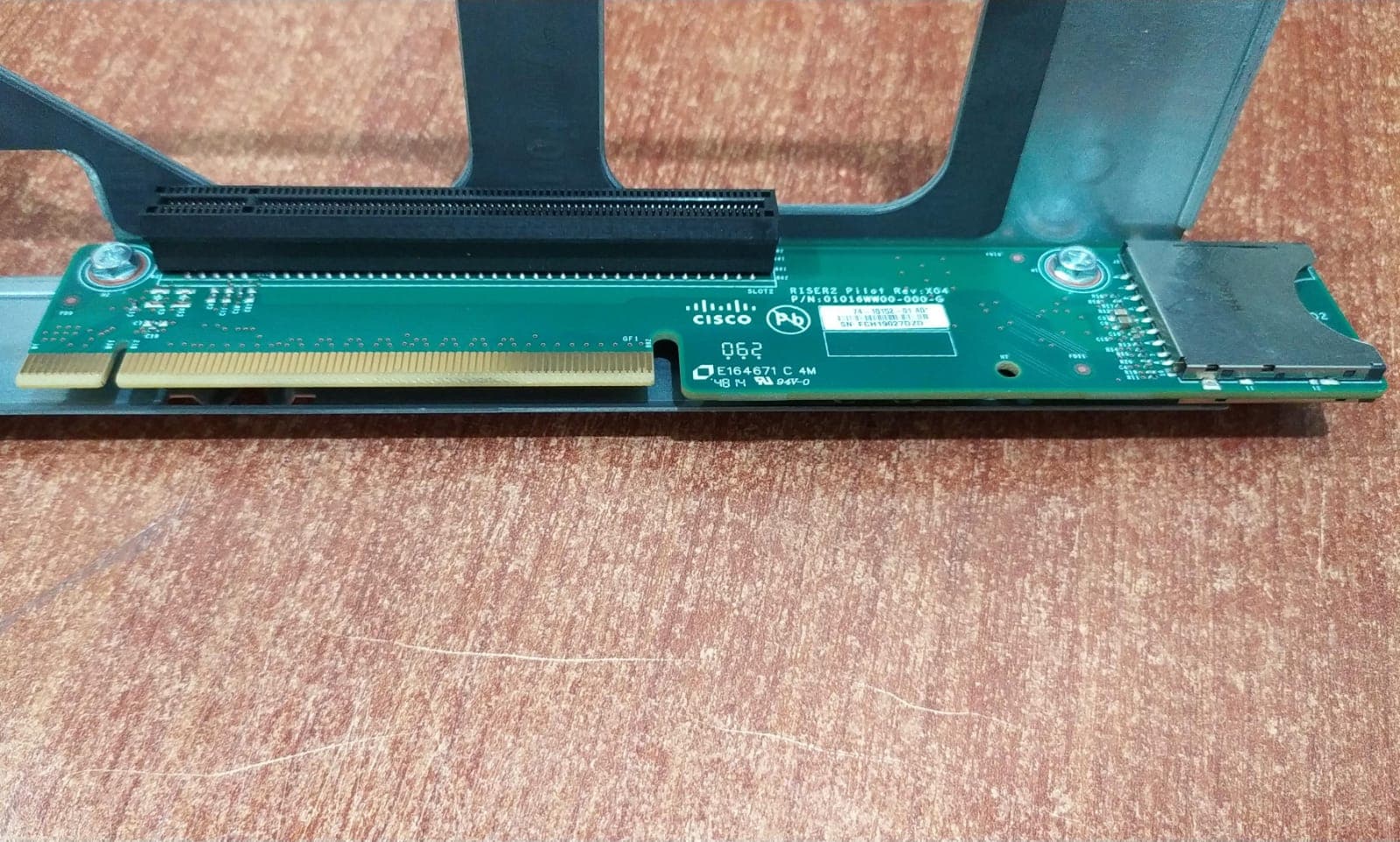 Riser PCIe Cisco RISER2 Pilot 01016WW00-000-G Rev X04 (Expansión Servidor UCS C220/C240) — imagen 4