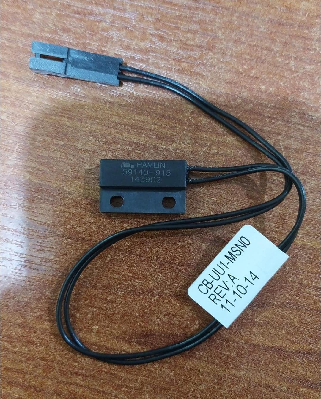 Sensor magnético Hamlin 59140‑915 (reed SPST‑NO) + imán 57140‑000, montaje flange — imagen 4