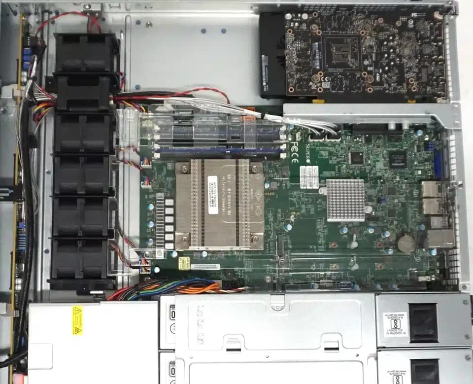 SuperMicro Modelo 815-5 Servidor Rack 1U Xeon E‑2176G 32 GB RAM GPU Quadro P2000 4 Bahías Sin Disco — imagen 5