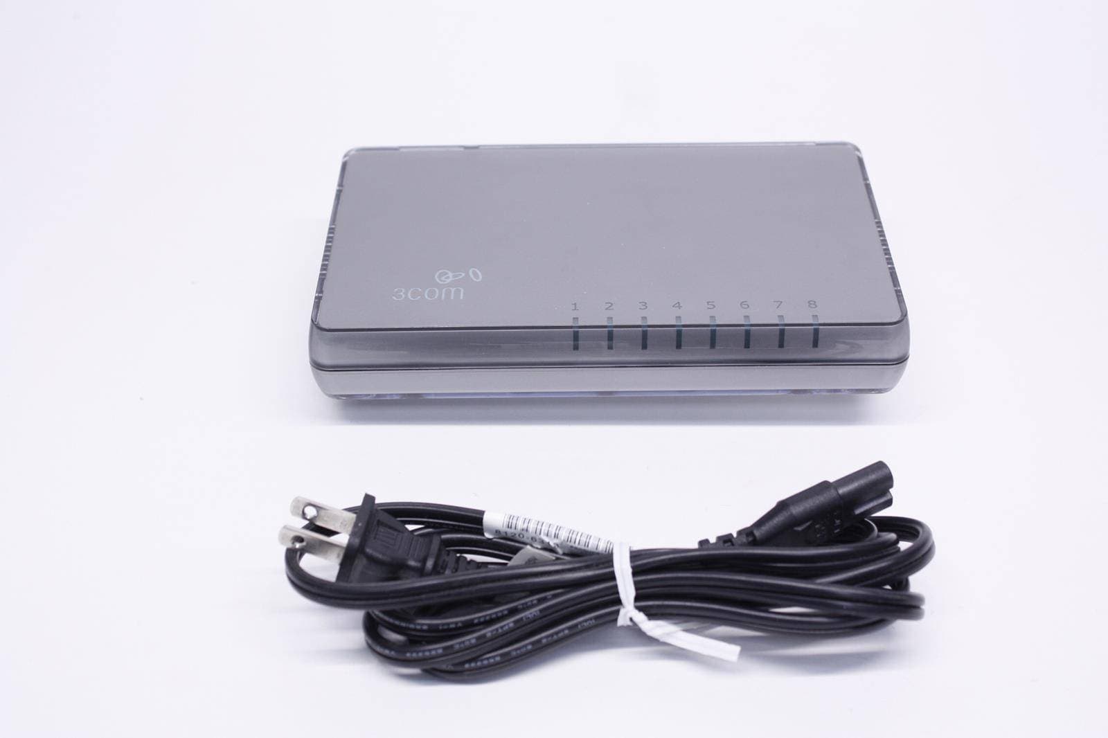 SWITCH 3COM EXTERNO DE 8 PUERTOS 3CFSU08 — imagen 1