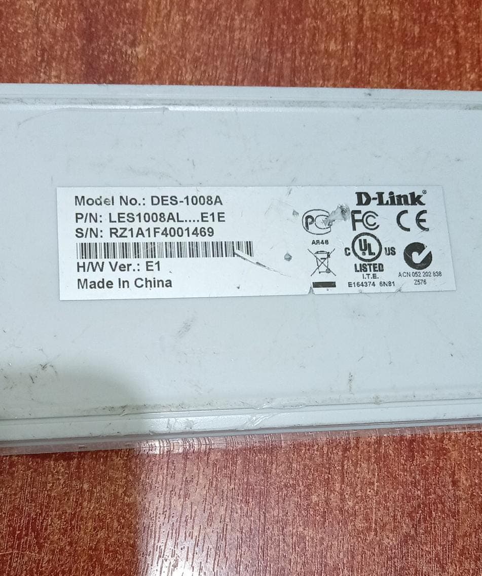 Switch 8 Puertos 10/100 Mbps D-Link DES-1008A (H/W Ver. E1) — imagen 4