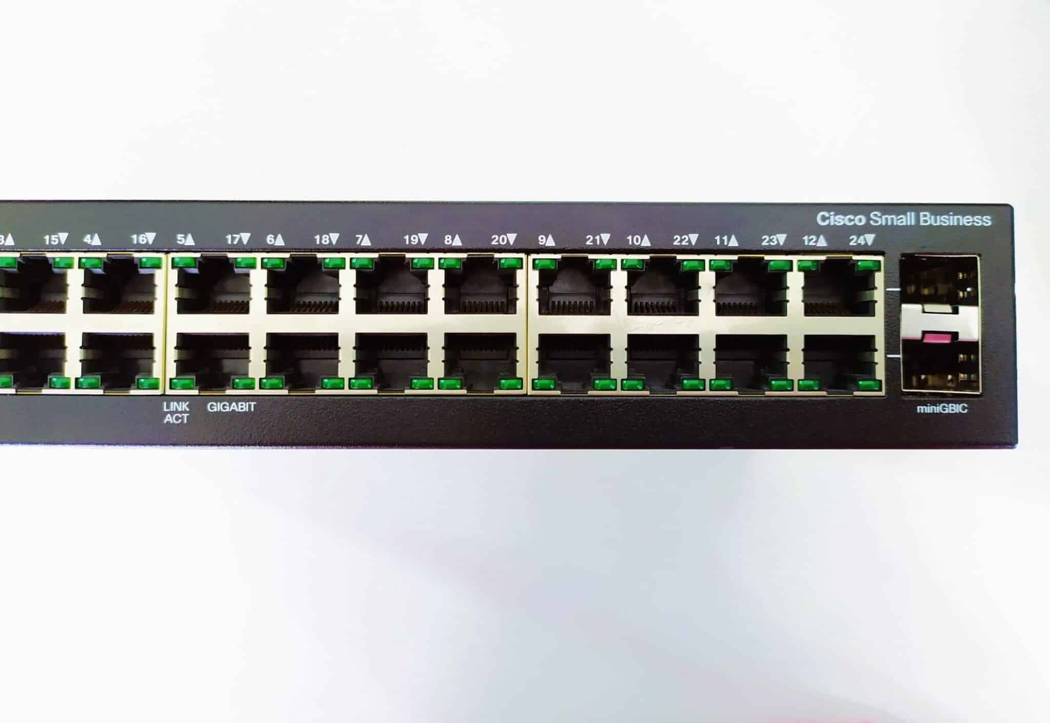 SWITCH SEMINUEVO СISCO SMALL BUSINESS SG 102-24 NO ADMINISTRABLE — imagen 5