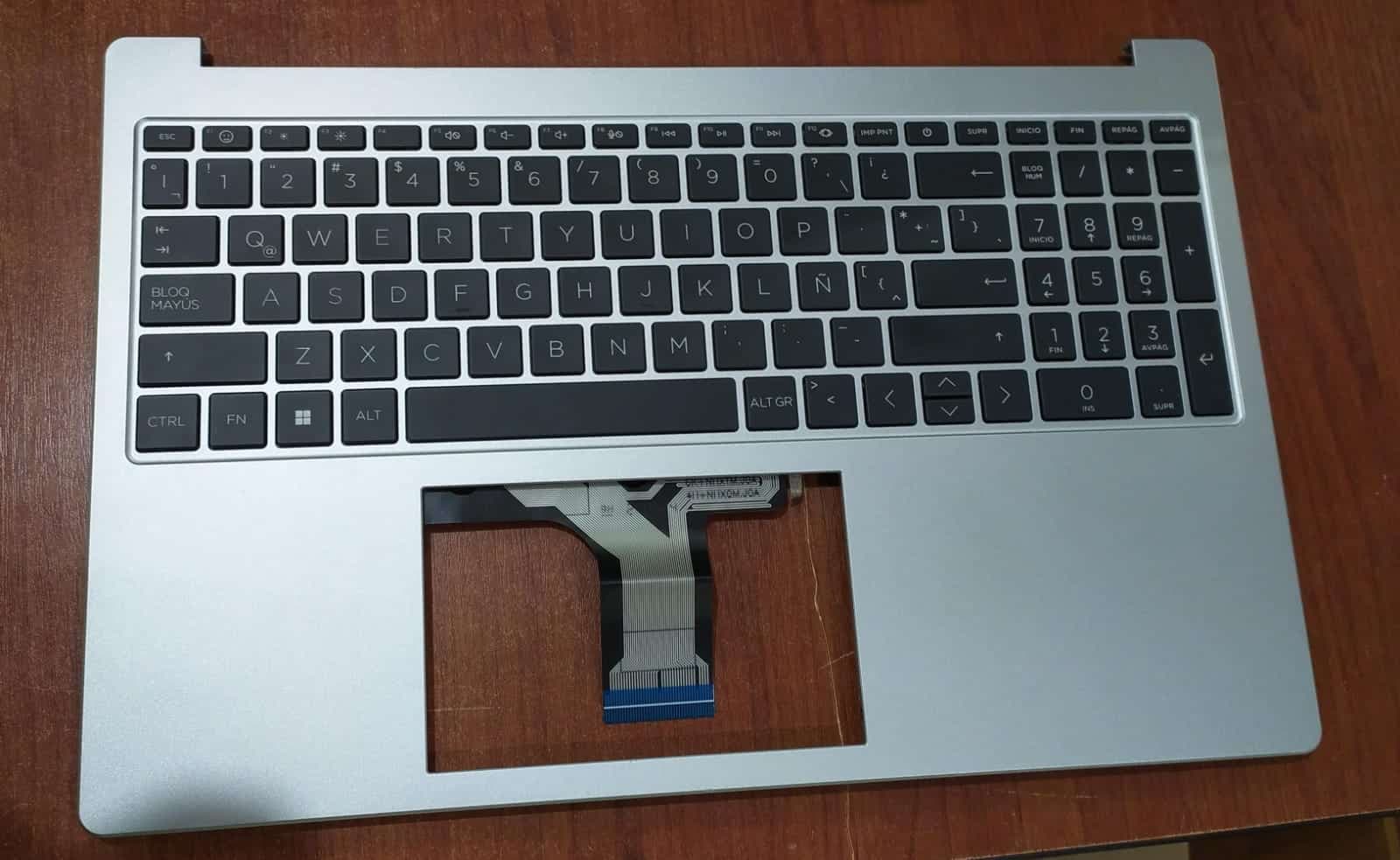Teclado + Palmrest HP N40881‑161 Retroiluminado • Compatible ProBook 440/445 G8 & EliteBook 645 G10 — imagen 1