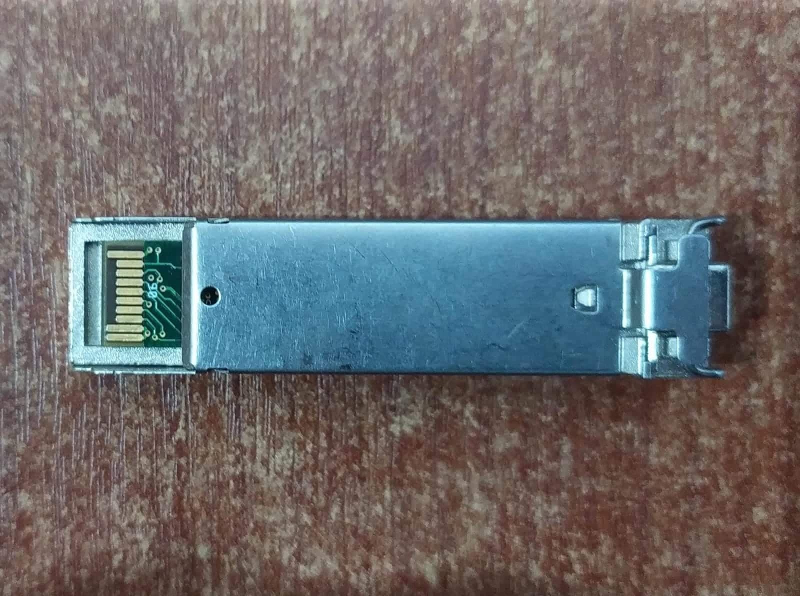 Transceptor óptico SFP Finisar FTRJ8524P2BNV 850 nm 4× Fibre Channel – Seminuevo — imagen 2