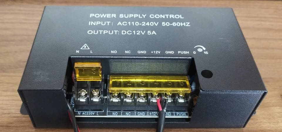 Transformador de Poder | Cargador de Poder de 12V a 5A — imagen 1