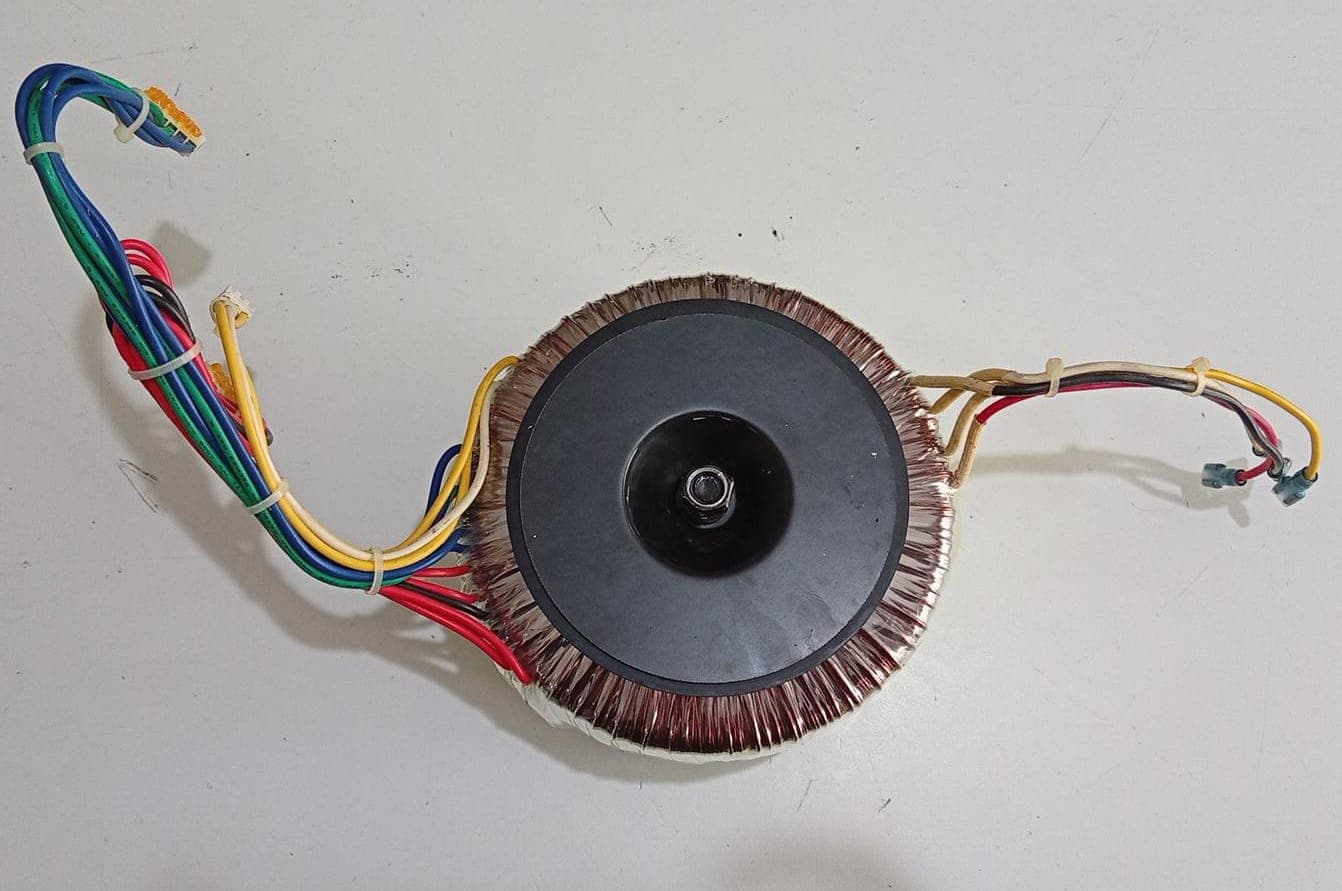Transformador Toroidal Sanecore MP‐1800 022‐2000002141 para audio/uso general – 120V a 62V/15.7V — imagen 3