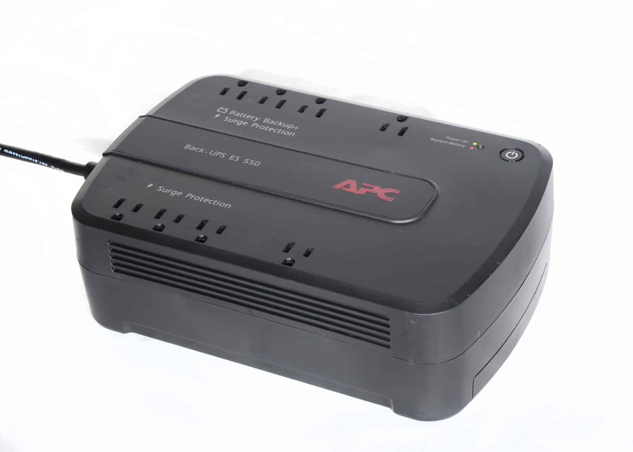 UPS APC BE550G 550VA usado – respaldo y protección eléctrica — imagen 2