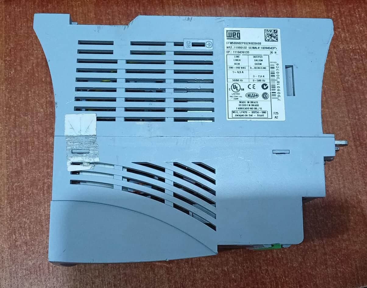 Variador de Frecuencia WEG CFW500A02P6S2NB20H00 0.75 HP 200‑240 V 2.6A Usado — imagen 2